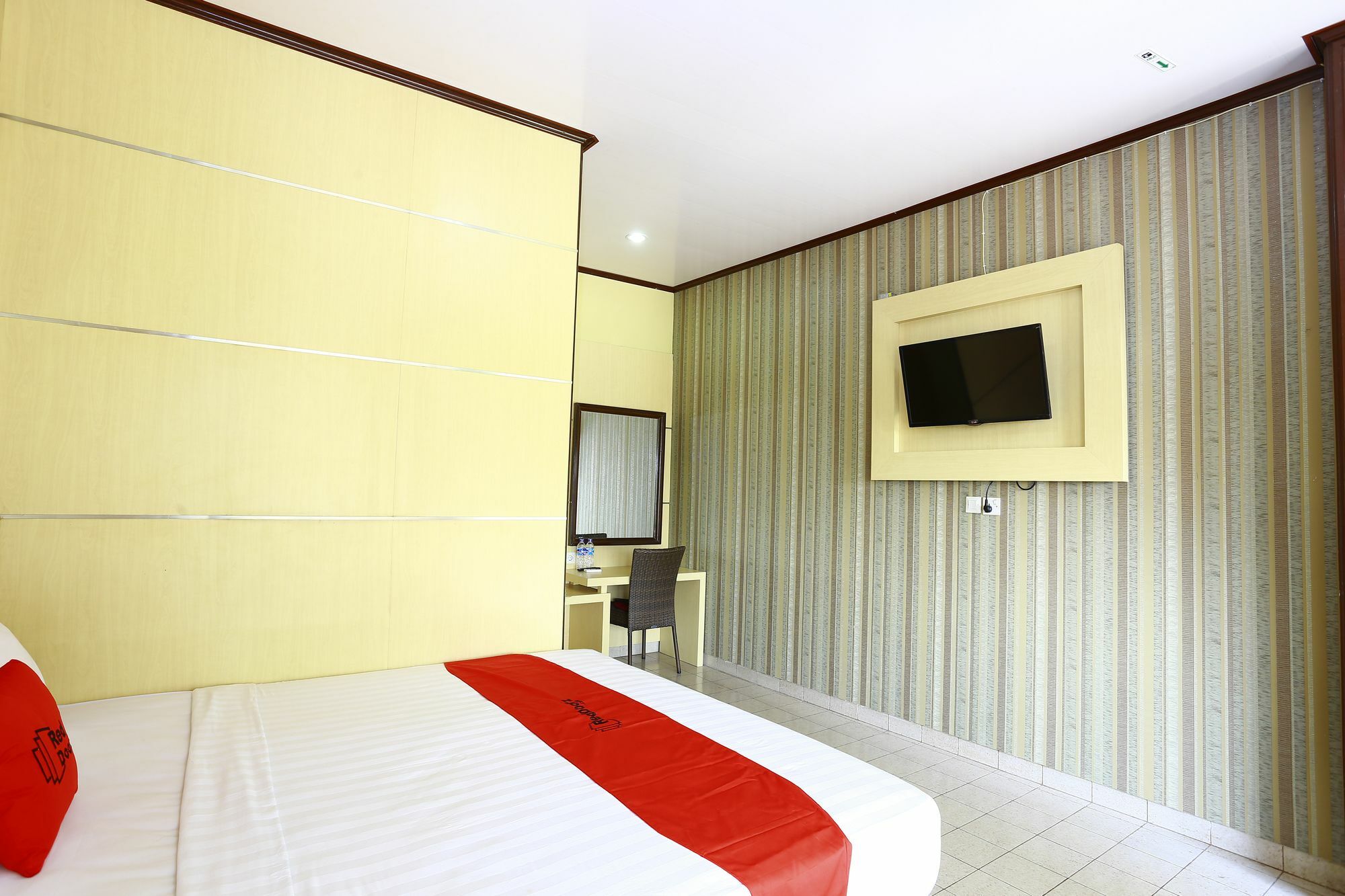 Reddoorz Near Prawirotaman 2 Hotell Yogyakarta Exteriör bild